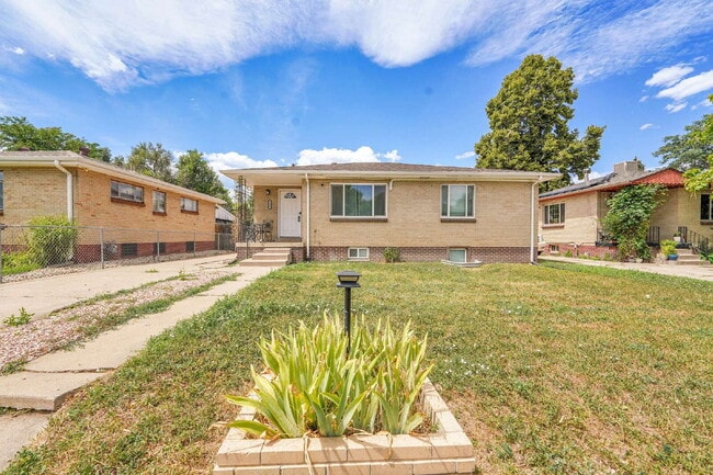 Building Photo - $3,045.00 5 bed, 2 bath located in Denver Rental