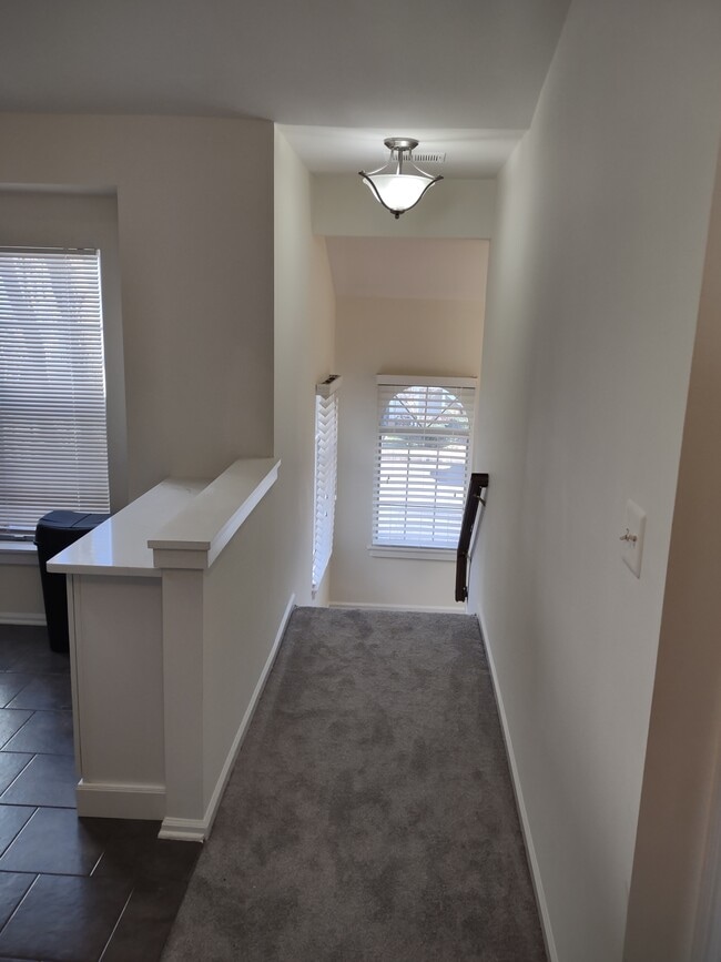 Entry foyer - 2803 Yarling Ct Unit 2803 Yarling Court