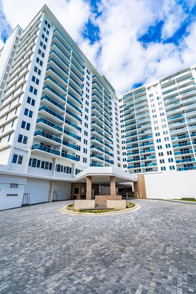 Photo - 2301 Collins Ave Unidad 621