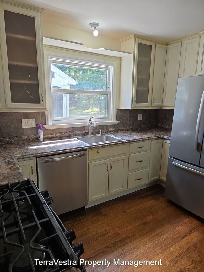 408 Hamilton Rd