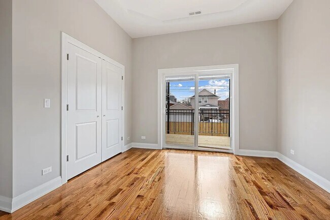 Photo - 5955 W Superior St Unidad 2