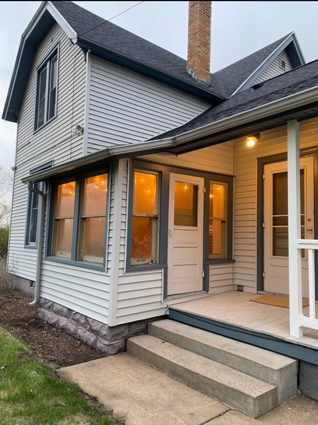 Photo - 109 St Louis St