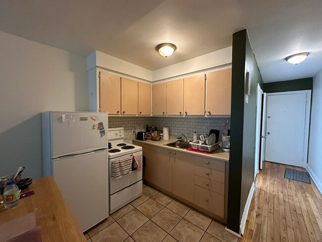 Kitchen - 4455 rue Colonial