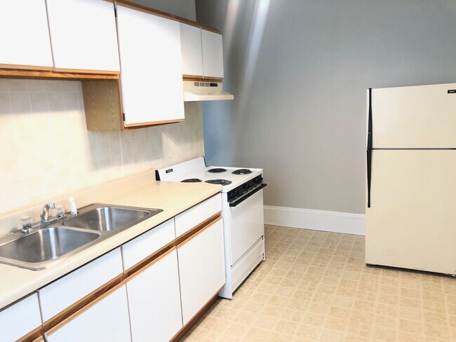 803 W Wood St Unit 1W