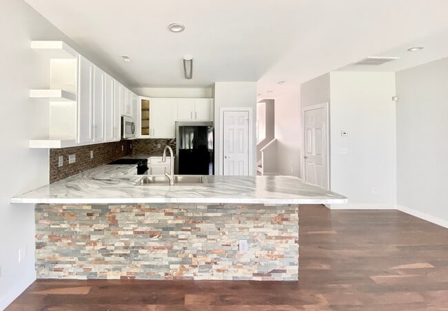 Photo - 1328 Stone Manor Dr