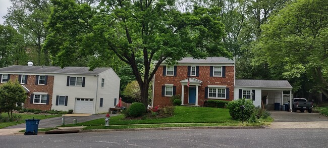 Building Photo - 2221 Senseney Ln