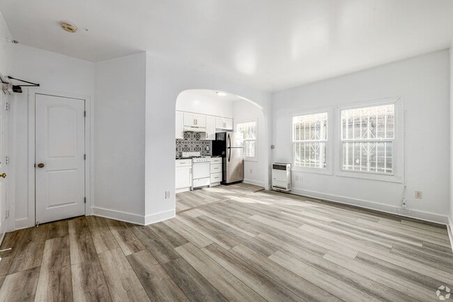 Photo - 5139 Melrose Avenue