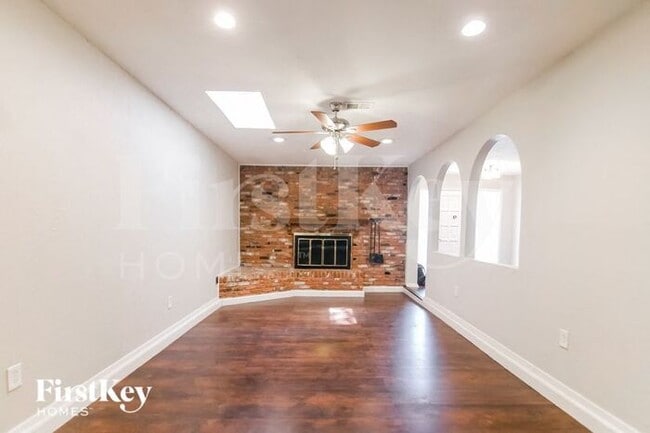 Photo - 6332 Norma St