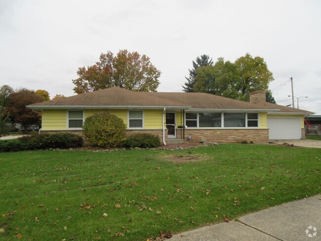 Building Photo - House in Janesville - Updated!!