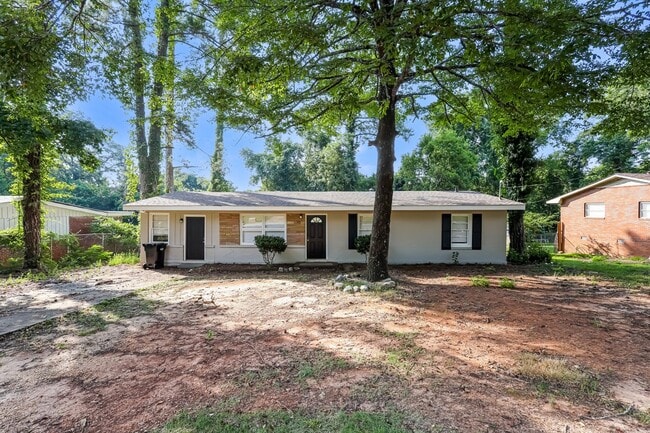 Photo - 2080 Shelby St