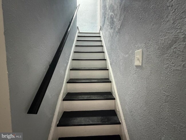 Photo - 363 E Airy St