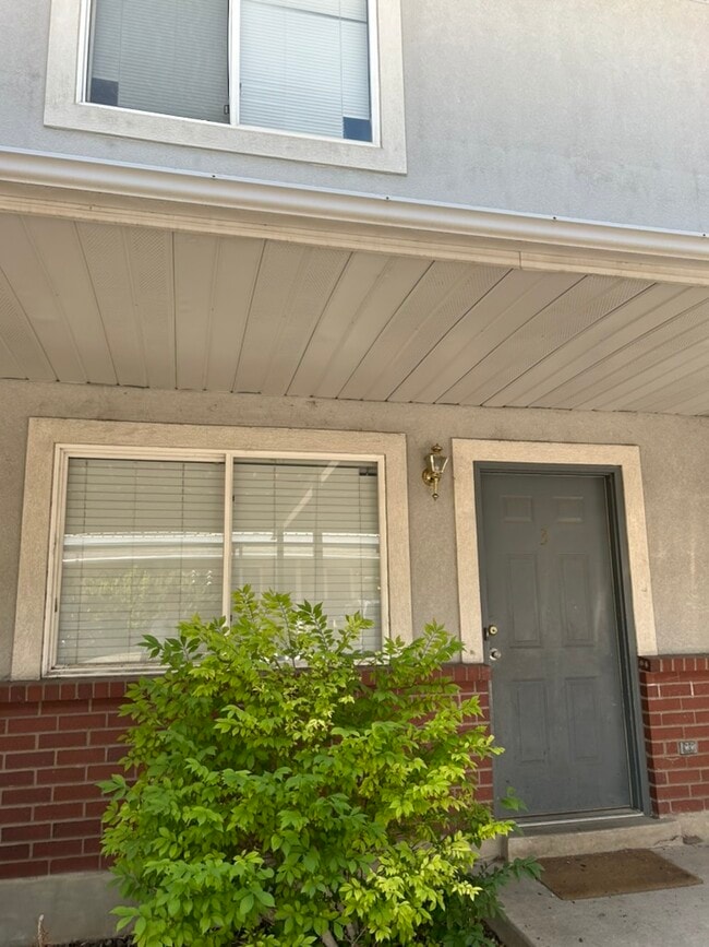 Photo - 166 E 1800 N Unit #2