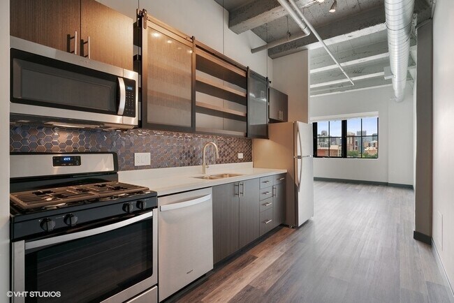 Photo - 2101 S Wabash Ave