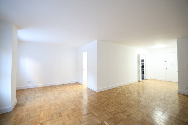 Photo - Lexington Towers