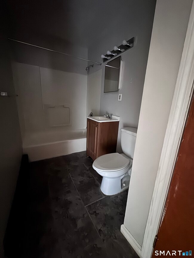 54 Grafton St Unit C2