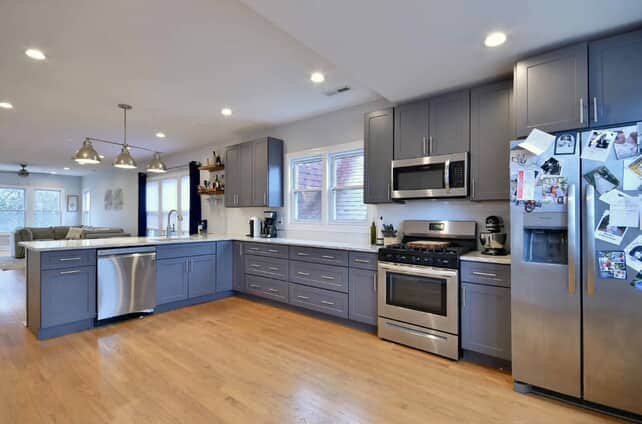 Building Photo - 5713 W Ainslie St Rental
