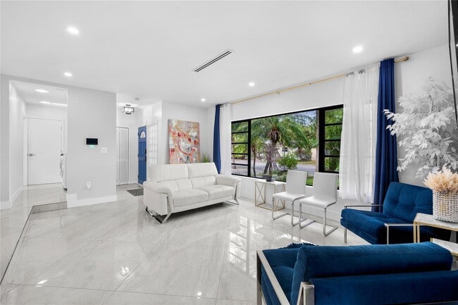 Photo - 1100 Buchanan St