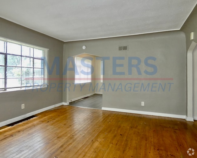 Building Photo - 2 Bed 1 Bath House
