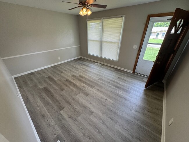 Building Photo - For Lease - 3 Bed, 1 Bath, 1350 Sqft, 0.27... Rental
