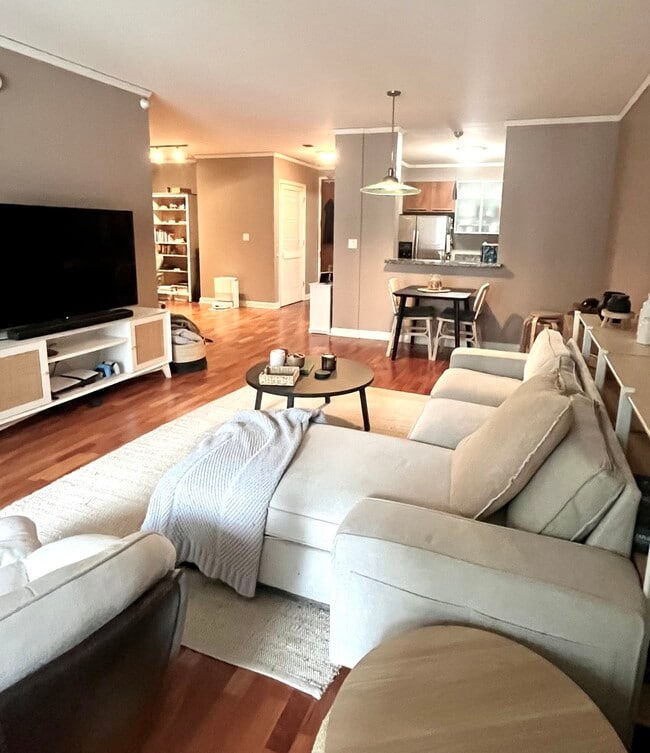 Photo - 420 E Waterside Dr Unit 305