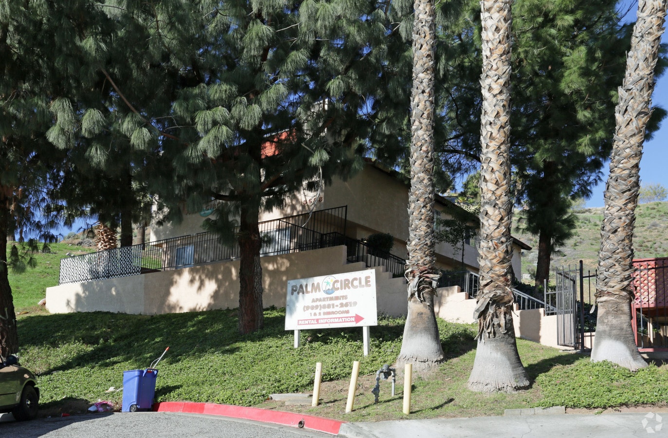 Palm Circle Apartments - Palm Circle Apartments