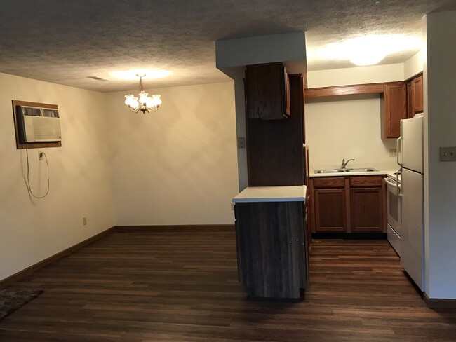 Kitchen/Dining Area - 222 Park Dr Apartments Unit 222 Park Dr.