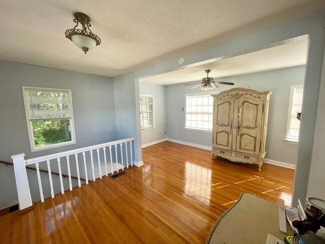 Photo - Spacious 1 Bed/2 Bath "Mother-In-Law" Suit...