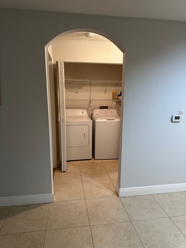Laundry - 7405 Vista Way Unit 102