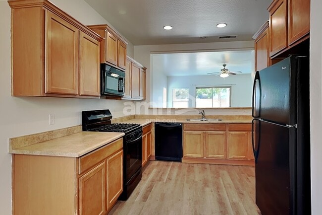 Photo - 18641 W Mission Ln