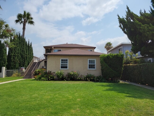Building Photo - 8800 Ramsgate Ave Unit 8800 Rental
