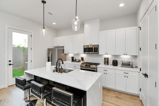 Photo - 6115 De Campo St