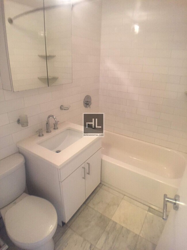 Photo - 5 AVENUE Unit 4K