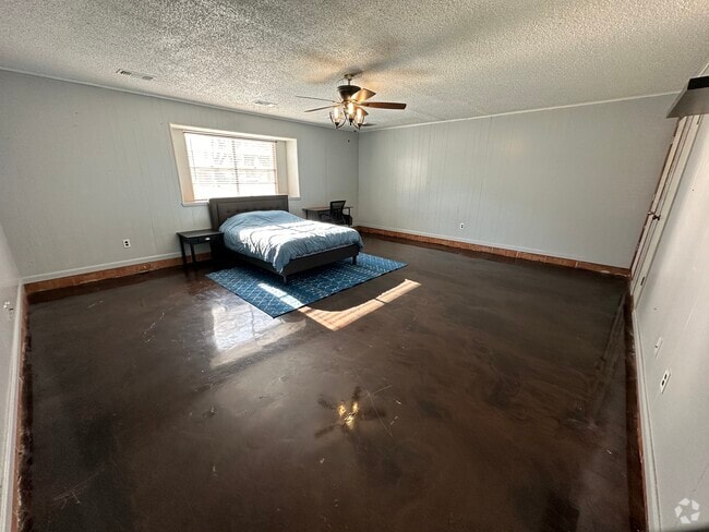 Building Photo - 223 Blue Castle Ln Rental