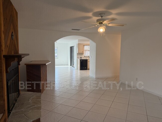 Photo - 337 N 10th St