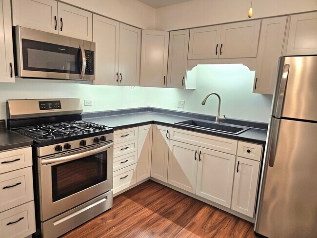 Photo - 350 Brainerd Ave Unit 6A