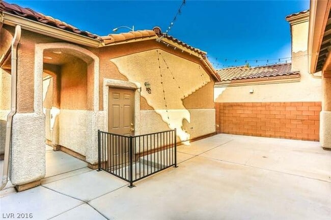 Photo - Southwest Three Bedroom Home!!!