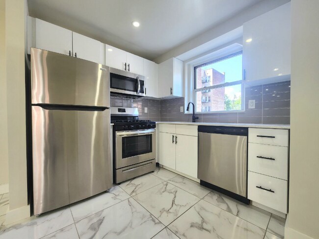 750 N Broad St Unit 1B