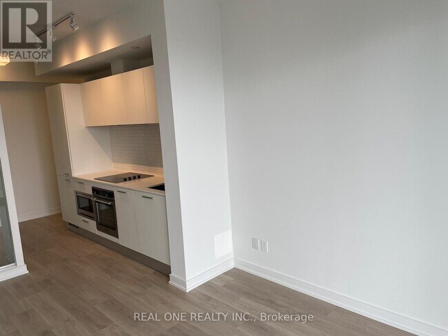 Photo - 3 Gloucester St Unit 3704