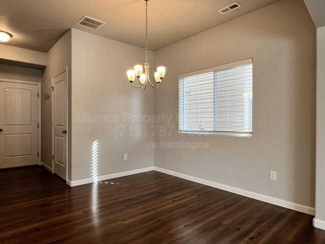 Photo - 2057 Birmingham Loop