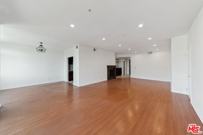 Photo - 1508 Greenfield Ave Unidad 307