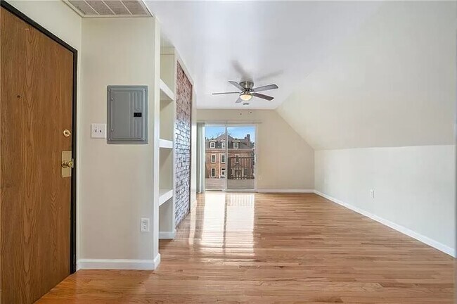 Photo - 322 Amber St Unit 3