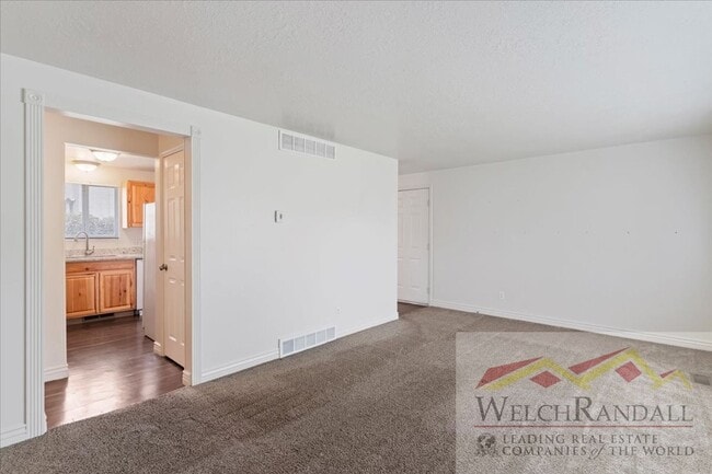 Photo - 2 Bedroom 1 Bath Duplex in Riverdale