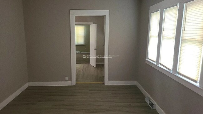 Photo - 909 Blaine Ave