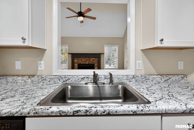 Photo - 198 Lakeview Dr