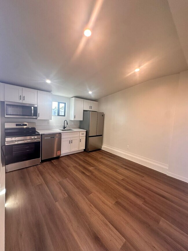 Photo - 352 Bonito Ave Unidad #3