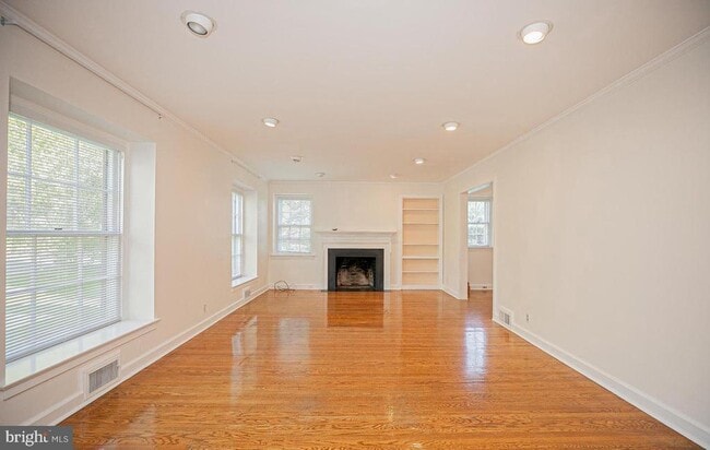 Photo - 526 Williams Rd