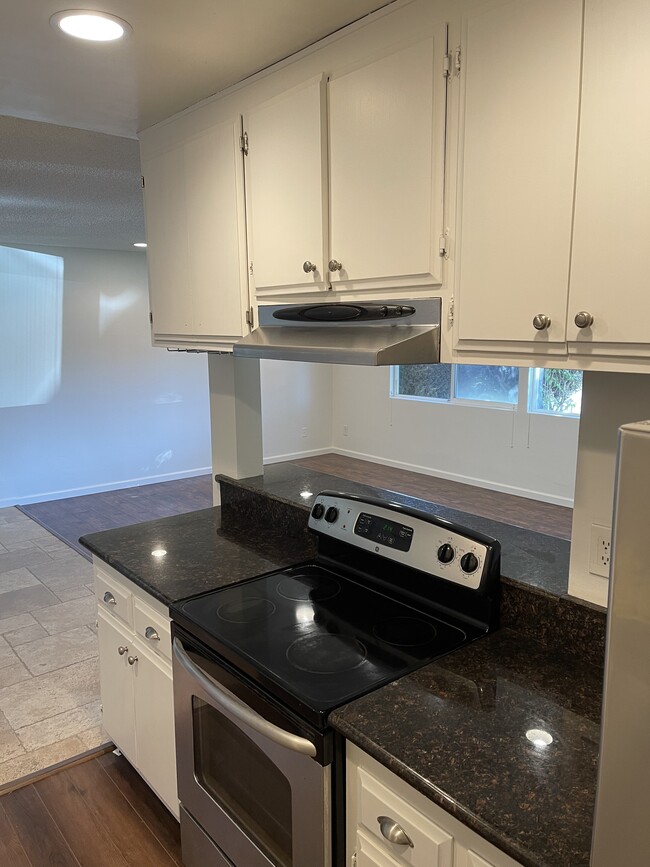 Cocina - 3045 E Theresa St Unidad #6