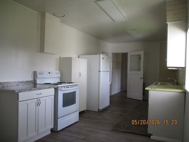 1104 2nd St