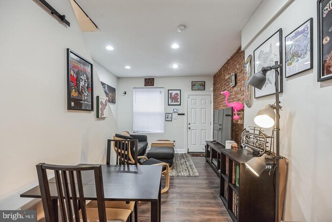Photo - 1814 E Albert St