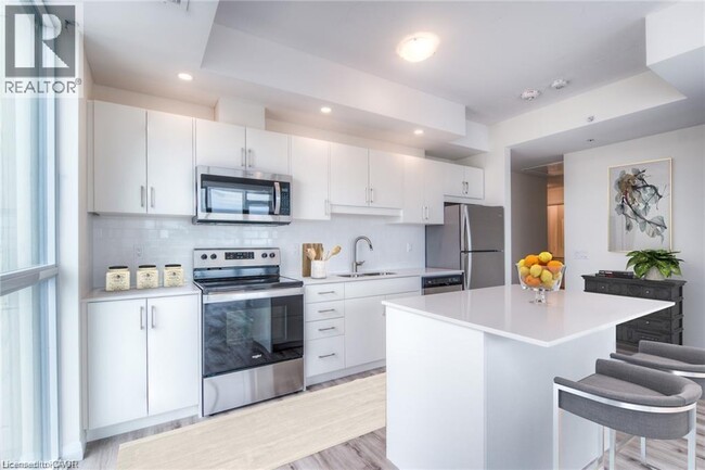 Photo - 60 Charles St W Unit 1210